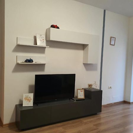 Heris'S Apartment Tirana Exterior photo